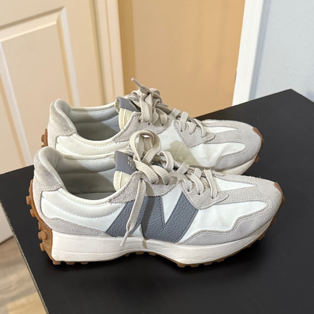 New Balance 327 Gray and White Sneakers